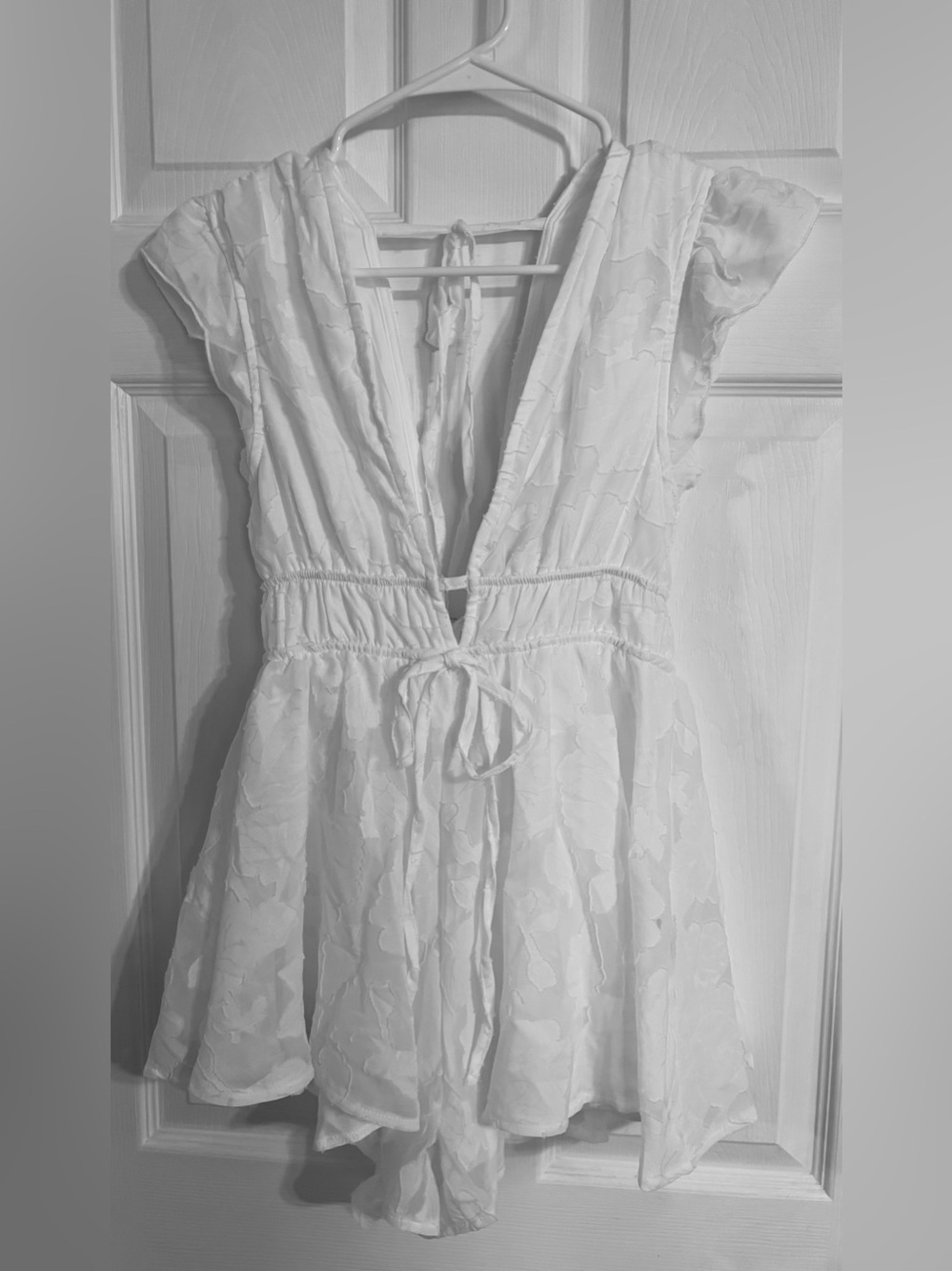 White Floral Textured V-Neck Tie-Waist Romper- NWOT